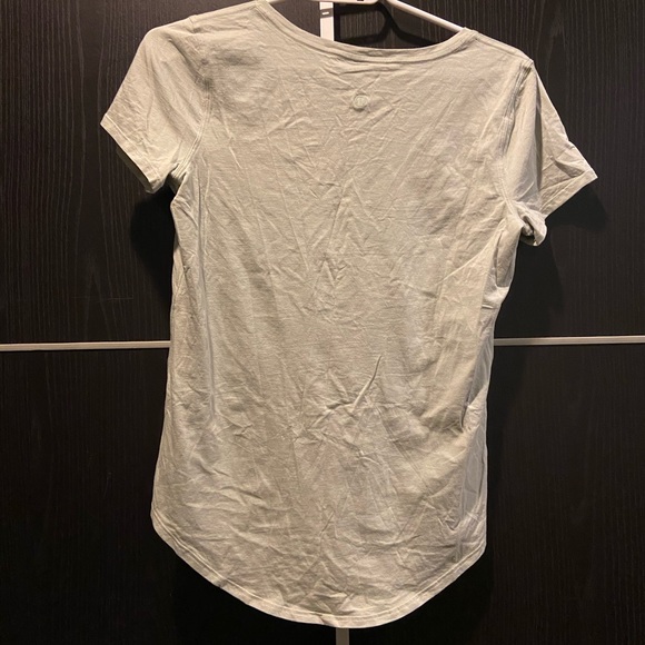 Lululemon T shirt - Picture 2 of 3